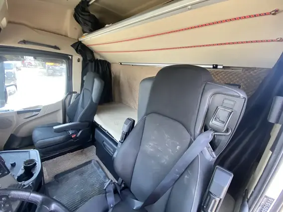 Седельный тягач Mercedes-Benz Actros 2024 года б/у фото 10