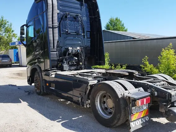 Седельный тягач Volvo FH 2023 года б/у фото 5
