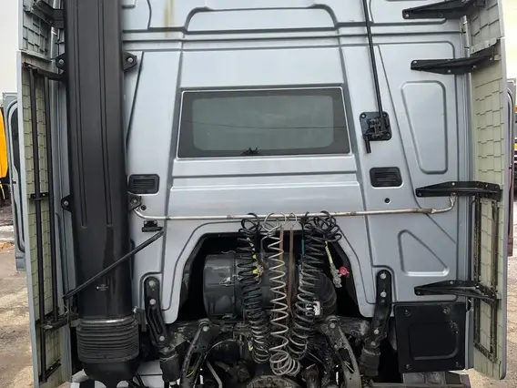 Седельный тягач Shacman SX4259GD4Q2 2021 года б/у фото 7
