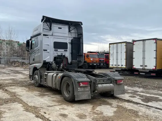 Седельный тягач FAW J7 2023 года б/у фото 5