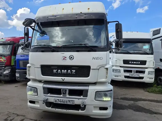 Седельный тягач Камаз 4280 2020 года б/у фото 2