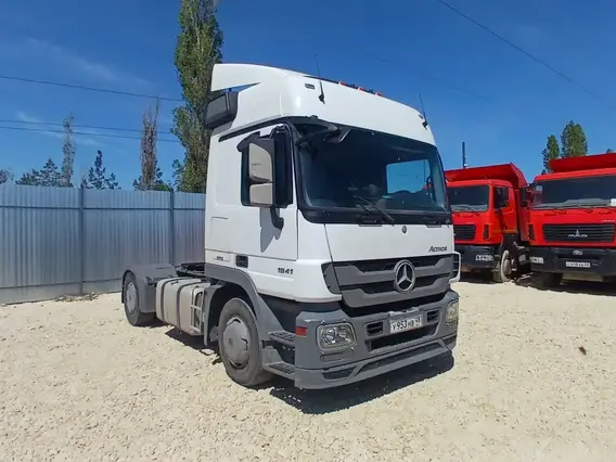 Седельный тягач Mercedes-Benz Actros 2017 года б/у