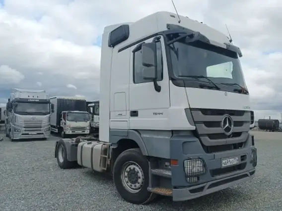 Седельный тягач Mercedes-Benz Actros 2017 года б/у