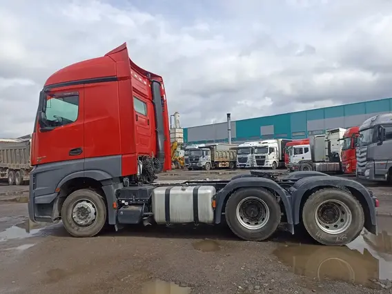 Седельный тягач Mercedes-Benz Actros 2023 года б/у фото 4