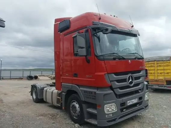 Седельный тягач Mercedes-Benz Actros 2018 года б/у
