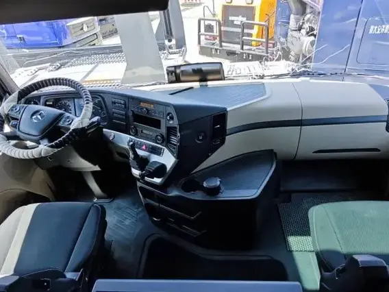 Седельный тягач Mercedes-Benz Actros 2024 года б/у фото 7