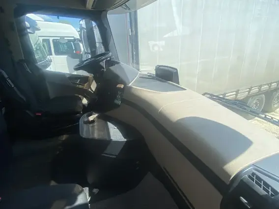 Седельный тягач Mercedes-Benz Actros 2024 года б/у фото 8