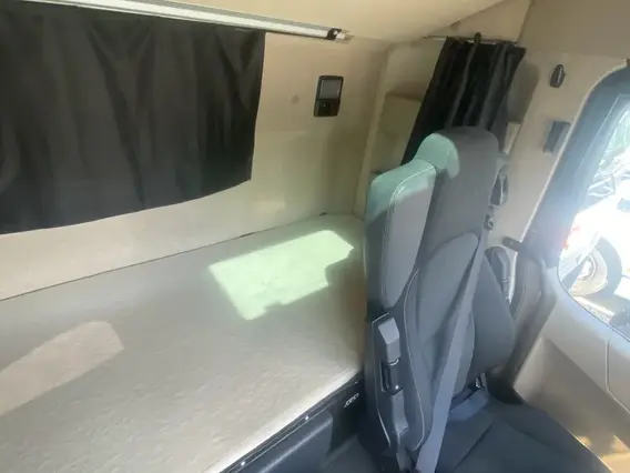 Седельный тягач Mercedes-Benz Actros 2024 года б/у фото 10
