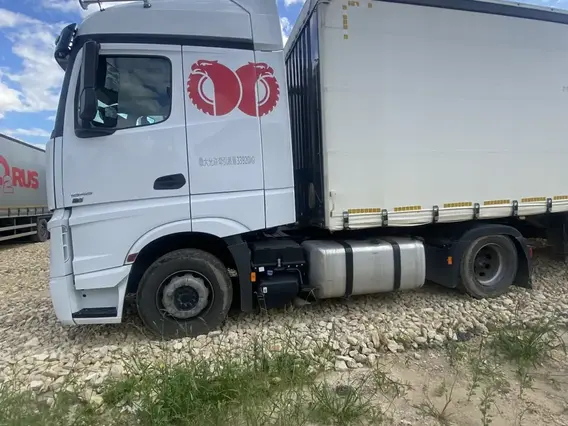 Седельный тягач Mercedes-Benz Actros 2023 года б/у фото 4