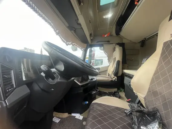 Седельный тягач Mercedes-Benz Actros 2023 года б/у фото 2