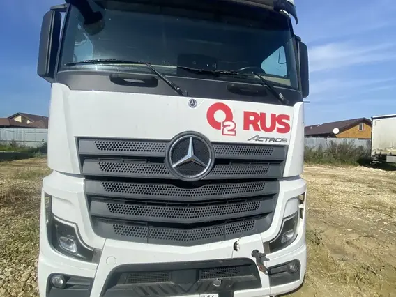 Седельный тягач Mercedes-Benz Actros 2023 года б/у фото 3