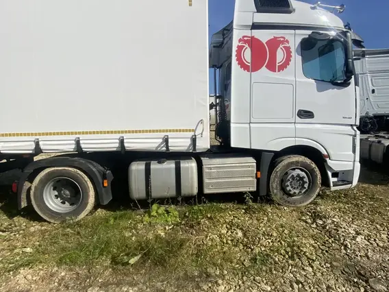 Седельный тягач Mercedes-Benz Actros 2023 года б/у фото 5