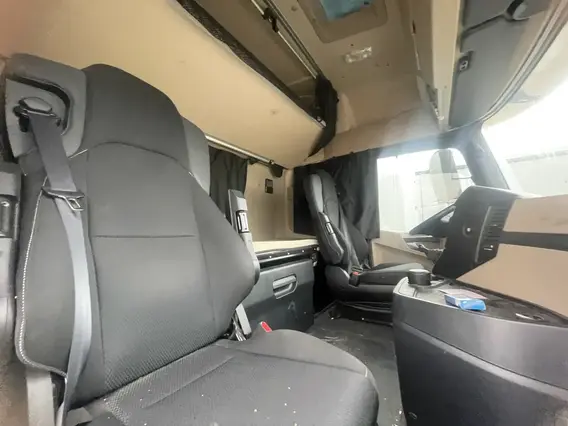 Седельный тягач Mercedes-Benz Actros 2024 года б/у фото 13