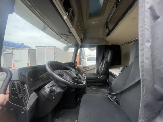 Седельный тягач Mercedes-Benz Actros 2024 года б/у фото 5