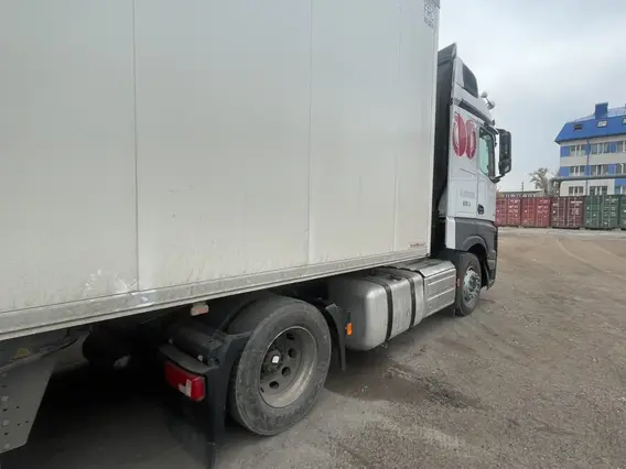 Седельный тягач Mercedes-Benz Actros 2024 года б/у фото 6