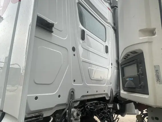 Седельный тягач Mercedes-Benz Actros 2024 года б/у фото 7