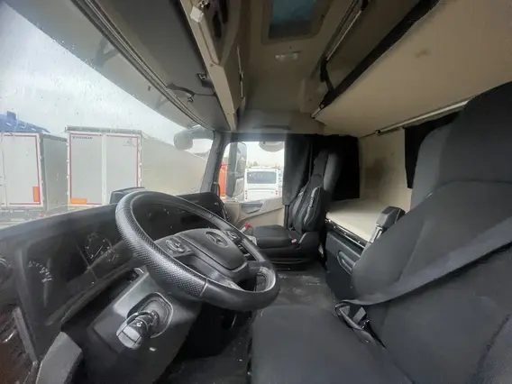 Седельный тягач Mercedes-Benz Actros 2024 года б/у фото 7