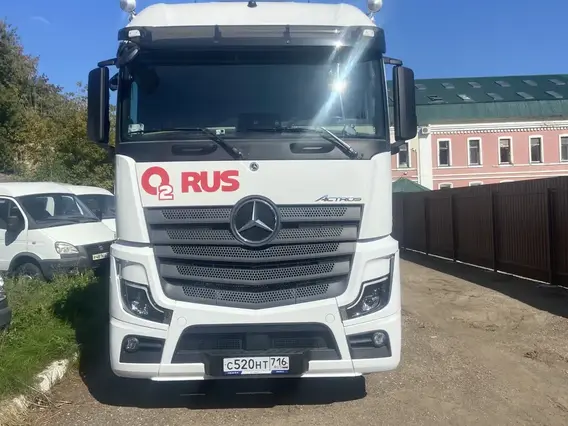 Седельный тягач Mercedes-Benz Actros 2023 года б/у фото 2