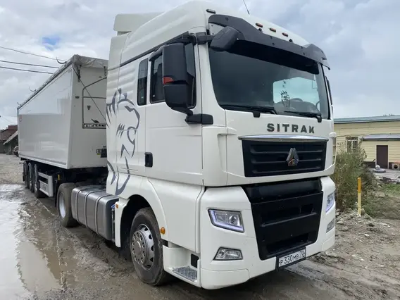 Седельный тягач SITRAK c7h 2023 года б/у