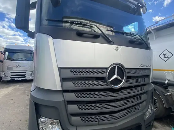 Седельный тягач Mercedes-Benz Actros 2023 года б/у фото 2