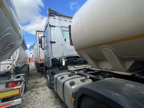 Седельный тягач Mercedes-Benz Actros 2023 года б/у фото 4