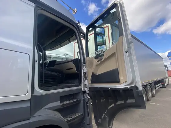 Седельный тягач Mercedes-Benz Actros 2023 года б/у фото 5