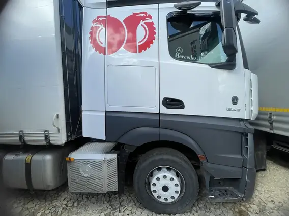 Седельный тягач Mercedes-Benz Actros 2020 года б/у фото 2