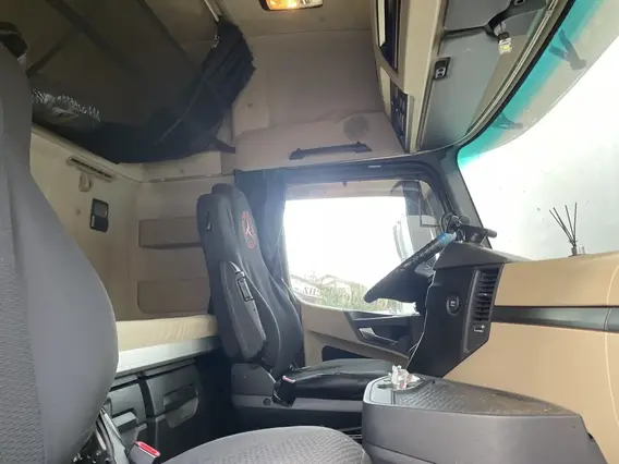 Седельный тягач Mercedes-Benz Actros 2020 года б/у фото 6
