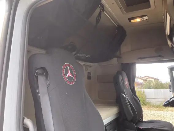 Седельный тягач Mercedes-Benz Actros 2020 года б/у фото 8