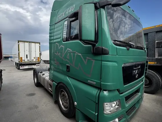 Седельный тягач MAN TGX 2017 года б/у