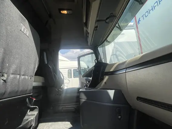 Седельный тягач Mercedes-Benz Actros 2020 года б/у фото 3