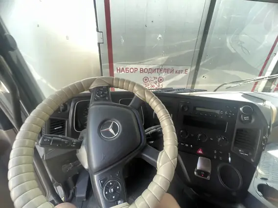 Седельный тягач Mercedes-Benz Actros 2020 года б/у фото 5