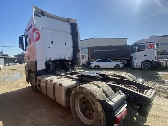 Седельный тягач Mercedes-Benz Actros 2020 года б/у фото 7