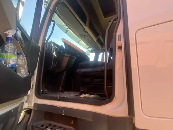 Седельный тягач Mercedes-Benz Actros 2020 года б/у фото 9