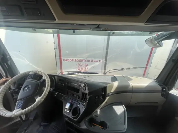 Седельный тягач Mercedes-Benz Actros 2020 года б/у фото 10