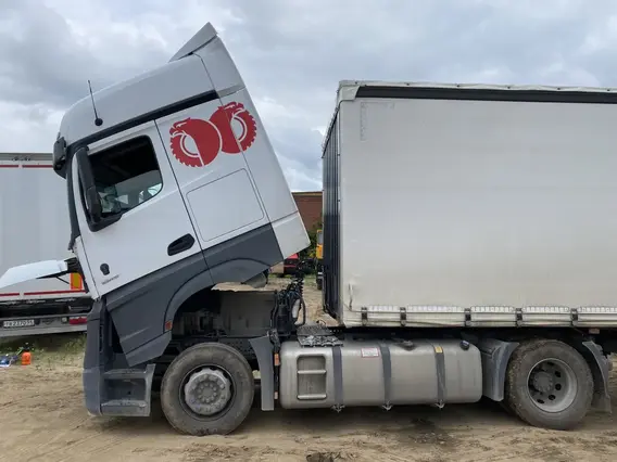 Седельный тягач Mercedes-Benz Actros 2020 года б/у фото 5