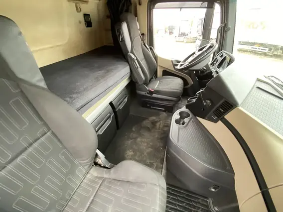 Седельный тягач Mercedes-Benz Actros 2020 года б/у фото 7