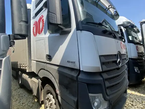 Седельный тягач Mercedes-Benz Actros 2021 года б/у