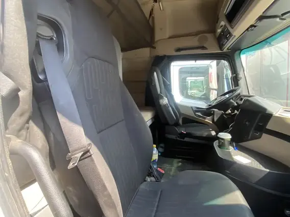 Седельный тягач Mercedes-Benz Actros 2021 года б/у фото 6