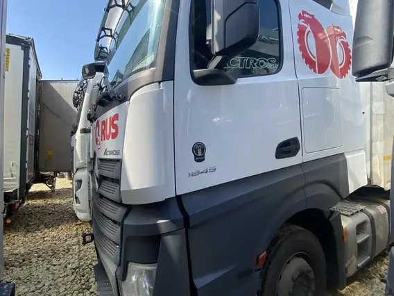 Седельный тягач Mercedes-Benz Actros 2020 года б/у фото 3