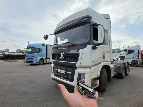 Седельный тягач Shacman SX42584V324 2023 года б/у фото 3