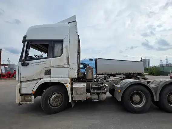 Седельный тягач Shacman SX42584V324 2023 года б/у фото 4
