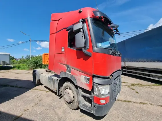 Седельный тягач Renault T 2017 года б/у