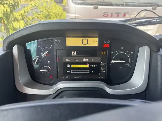 Седельный тягач Renault T 2017 года б/у фото 6