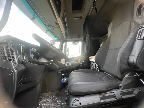 Седельный тягач Mercedes-Benz Actros 2021 года б/у фото 5