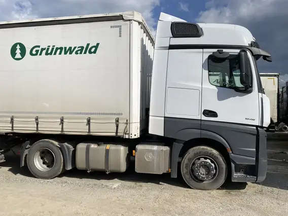 Седельный тягач Mercedes-Benz Actros 2021 года б/у фото 5