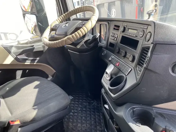 Седельный тягач Mercedes-Benz Actros 2021 года б/у фото 8