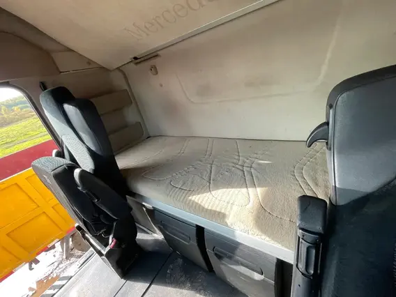 Седельный тягач Mercedes-Benz Actros 2019 года б/у фото 7