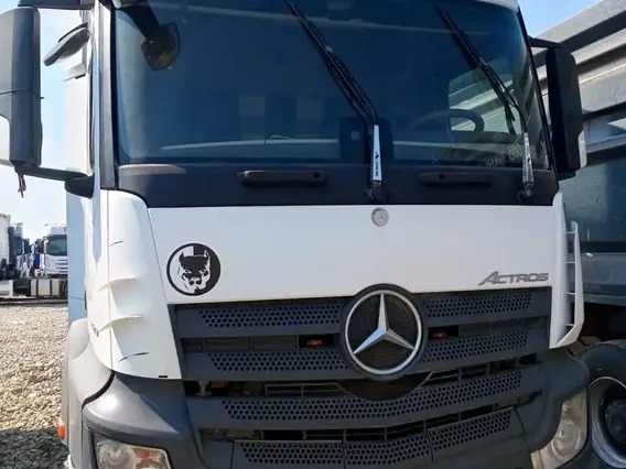 Седельный тягач Mercedes-Benz Actros 2016 года б/у