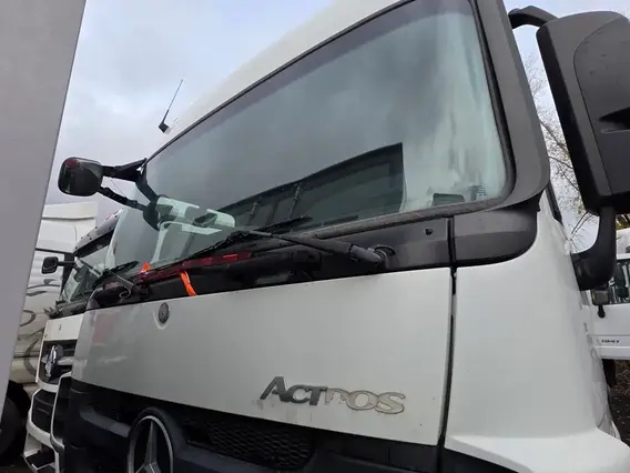 Седельный тягач Mercedes-Benz Actros 2017 года б/у фото 2